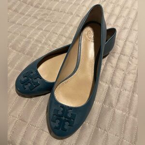 Tory Burch Teal Smooth Leather Logo Flats (7)